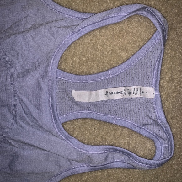 Lululemon athletic top - Picture 3 of 4